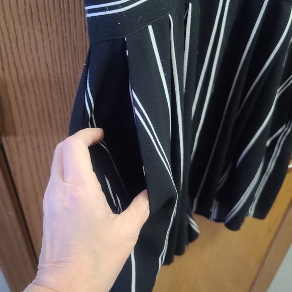 Black striped romper  Xl - Picture 6 of 12